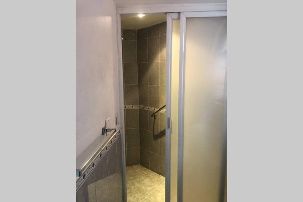 Amplia Habitacion Tipo Ejecutiva Con Bano Y Acceso Privados 托卢卡 外观 照片